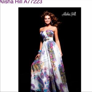 Alisha Hill Strapless Print Maxi
Sz 8
#A77223